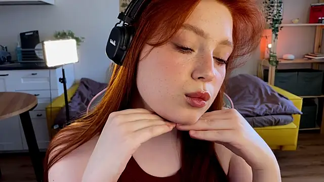 Snapshot of Sofy_Benson chatting on May 14, 1:51 pm Sofy Benson online show from May 14, 1:51 pm