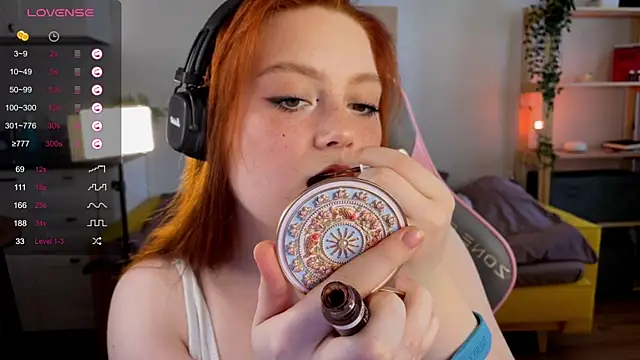 Snapshot of Sofy_Benson chatting on May 20, 1:39 pm Sofy Benson online show from May 20, 1:39 pm