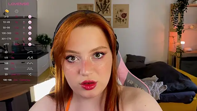 Snapshot of Sofy_Benson chatting on June 11, 2:15 pm Sofy Benson online show from June 11, 2:15 pm
