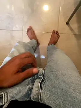 Snapshot of amyalaruz34ist chatting on October 25, 2:24 pm amyalaruz34ist online show from October 25, 2:24 pm