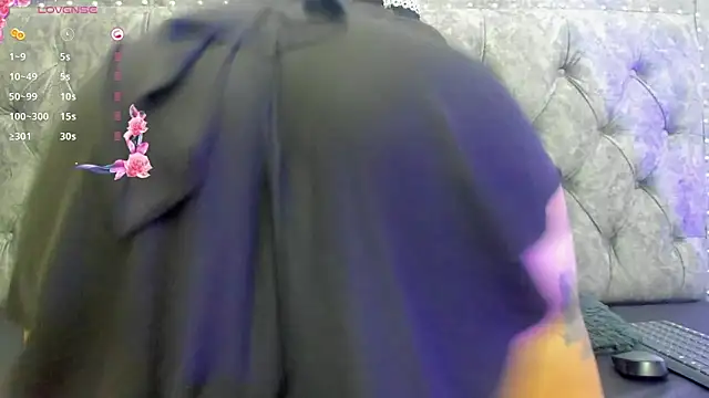 Snapshot of Dounia_nagi chatting on December 12, 8:43 pm Dounia nagi online show from December 12, 8:43 pm