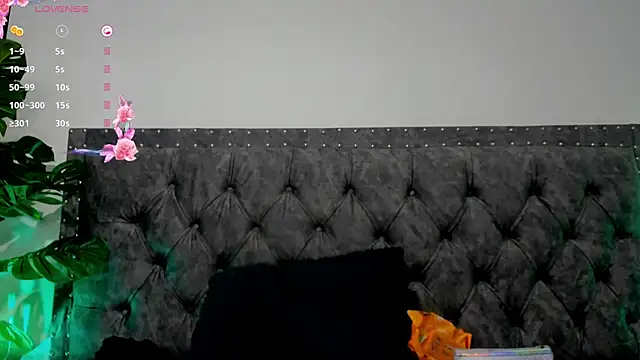 Snapshot of Dounia_nagi chatting on January 25, 12:26 pm Dounia nagi online show from January 25, 12:26 pm