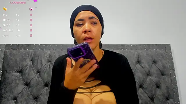Snapshot of Dounia_nagi chatting on February 13, 2:09 pm Dounia nagi online show from February 13, 2:09 pm