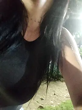 Snapshot of Dounia_nagi chatting on March 1, 12:28 am Dounia nagi online show from March 1, 12:28 am
