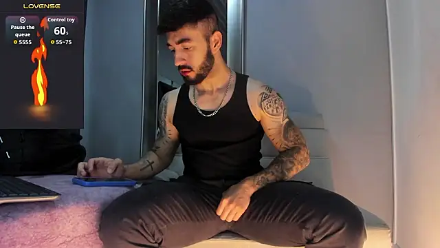 Snapshot of MarkWalker__ chatting on February 15, 10:25 am MarkWalker online show from February 15, 10:25 am