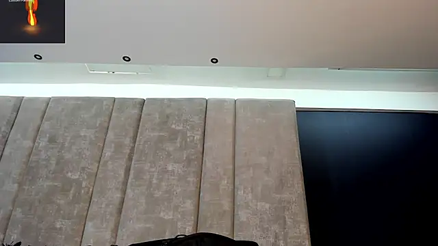 Snapshot of MarkWalker__ chatting on February 19, 10:11 am MarkWalker online show from February 19, 10:11 am