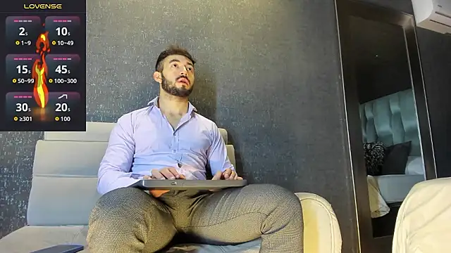 Snapshot of MarkWalker__ chatting on February 28, 10:16 am MarkWalker online show from February 28, 10:16 am