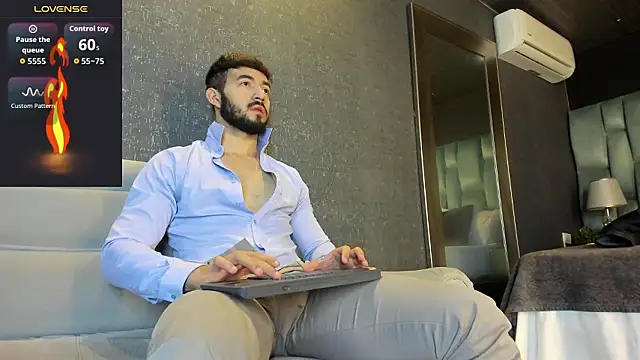 Snapshot of MarkWalker__ chatting on March 8, 10:30 am MarkWalker online show from March 8, 10:30 am