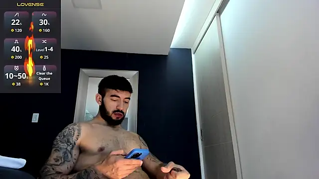 Snapshot of MarkWalker__ chatting on March 21, 10:20 am MarkWalker online show from March 21, 10:20 am