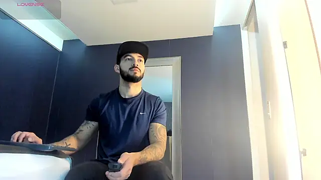 Snapshot of MarkWalker__ chatting on March 25, 9:37 am MarkWalker online show from March 25, 9:37 am