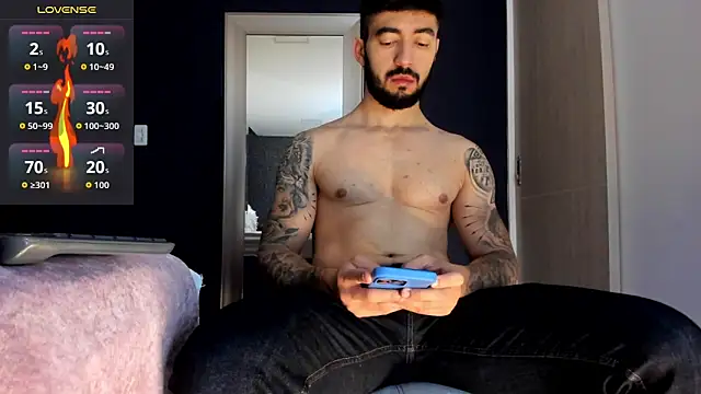 Snapshot of MarkWalker__ chatting on March 28, 9:53 am MarkWalker online show from March 28, 9:53 am