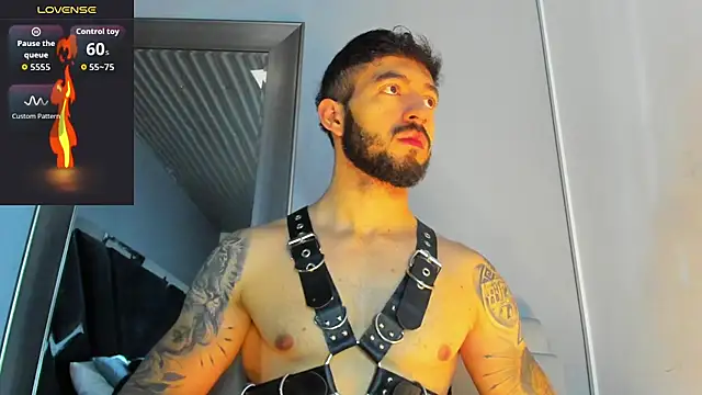 Snapshot of MarkWalker__ chatting on March 31, 9:53 am MarkWalker online show from March 31, 9:53 am