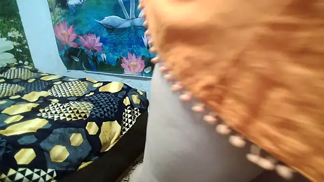 Snapshot of AnnaXGold chatting on October 22, 8:03 am AnnaXGold online show from October 22, 8:03 am