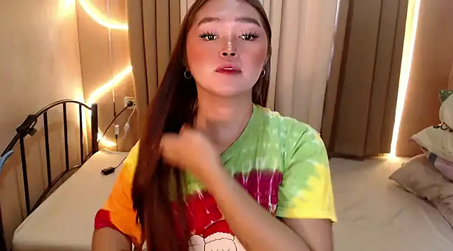 Snapshot of Itsme_claire chatting on December 5, 11:07 pm Itsme claire online show from December 5, 11:07 pm