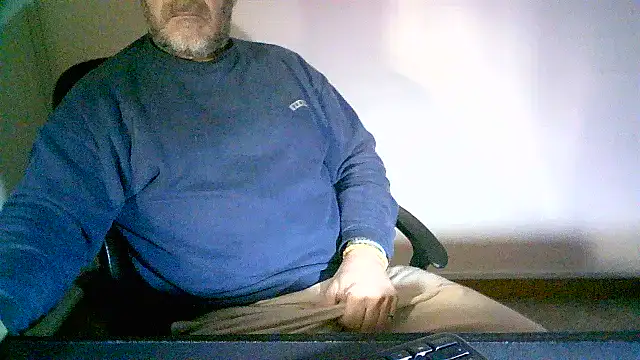 Snapshot of Greek_Passion chatting on March 8, 7:12 am Greek Passion online show from March 8, 7:12 am