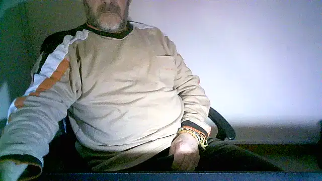 Snapshot of Greek_Passion chatting on March 25, 2:01 pm Greek Passion online show from March 25, 2:01 pm