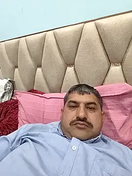 Snapshot of Amandev7 chatting on February 25, 3:32 pm Amandev7 online show from February 25, 3:32 pm