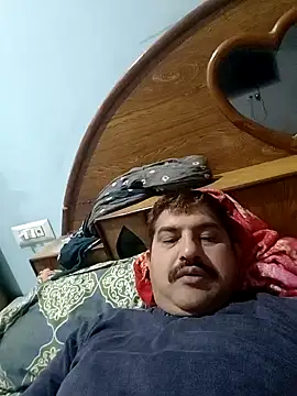 Snapshot of Amandev7 chatting on March 24, 11:43 pm Amandev7 online show from March 24, 11:43 pm