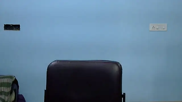 lovelydesi21 online show from September 21, 7:32 am