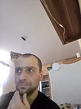 Snapshot of Roman0798 chatting on December 19, 11:06 am Roman0798 online show from December 19, 11:06 am