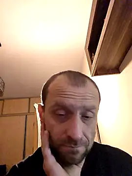 Snapshot of Roman0798 chatting on December 21, 7:15 am Roman0798 online show from December 21, 7:15 am