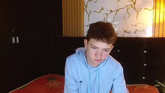 Snapshot of cruz_dante chatting on March 17, 7:17 pm cruz dante online show from March 17, 7:17 pm