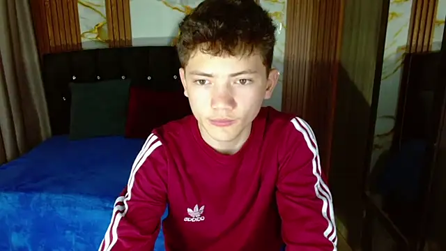 Snapshot of cruz_dante chatting on March 21, 10:13 pm cruz dante online show from March 21, 10:13 pm