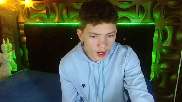 Snapshot of cruz_dante chatting on March 24, 7:08 pm cruz dante online show from March 24, 7:08 pm