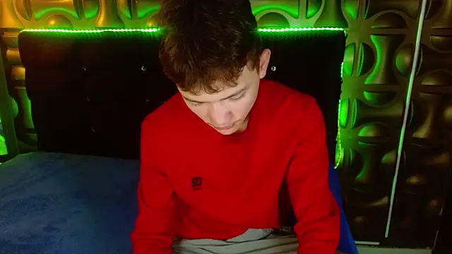 Snapshot of cruz_dante chatting on March 25, 7:09 pm cruz dante online show from March 25, 7:09 pm