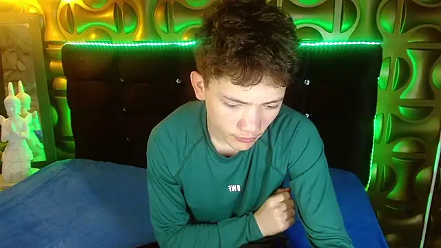 Snapshot of cruz_dante chatting on March 26, 7:19 pm cruz dante online show from March 26, 7:19 pm