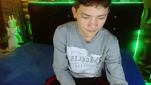 Snapshot of cruz_dante chatting on March 31, 7:14 pm cruz dante online show from March 31, 7:14 pm