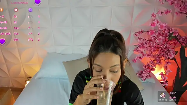 cora 22 online show from March 15, 12:45 pm