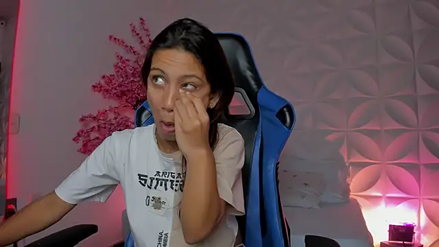 cora 22 online show from November 8, 12:27 pm