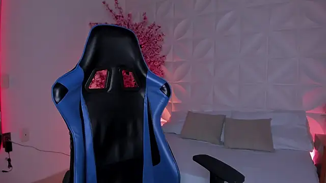 cora 22 online show from December 20, 12:34 pm