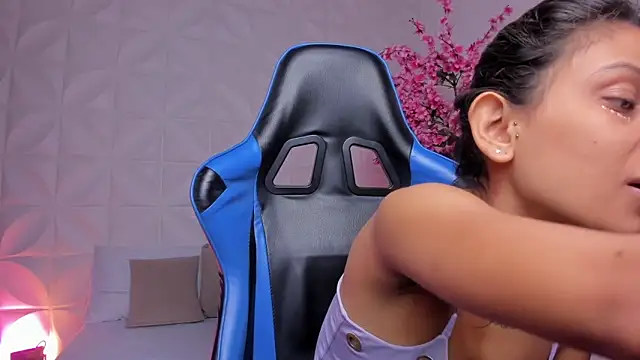 Snapshot of cora_22 chatting on March 9, 12:53 pm cora 22 online show from March 9, 12:53 pm