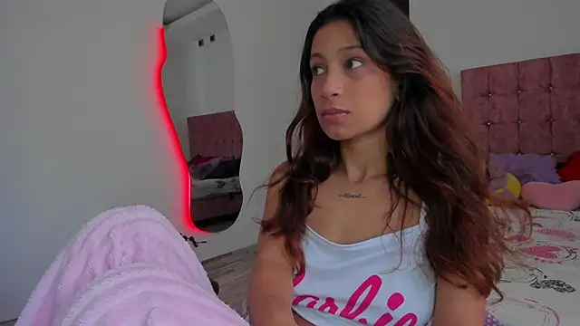 Snapshot of cora_22 chatting on April 22, 12:18 pm cora 22 online show from April 22, 12:18 pm