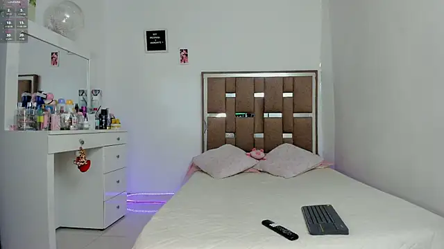 kendall-ewers online show from November 9, 11:36 pm