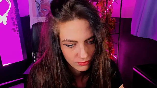 Snapshot of EmilyWilden chatting on December 13, 11:34 am EmilyWilden online show from December 13, 11:34 am
