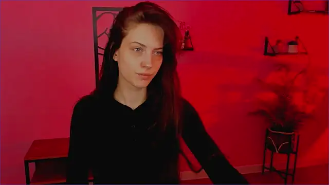 Snapshot of EmilyWilden chatting on December 24, 8:33 am EmilyWilden online show from December 24, 8:33 am