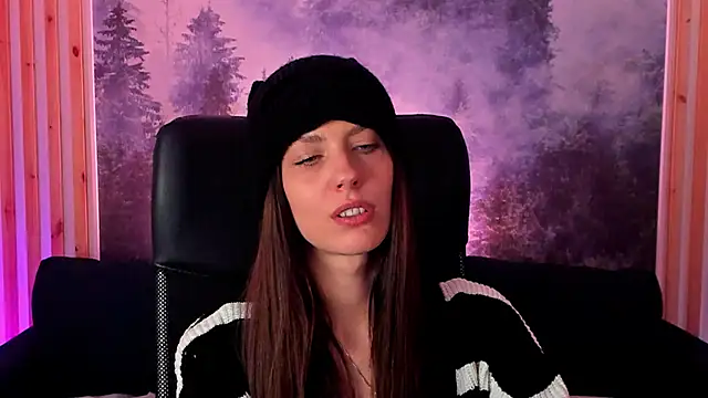 Snapshot of EmilyWilden chatting on March 10, 2:48 pm EmilyWilden online show from March 10, 2:48 pm