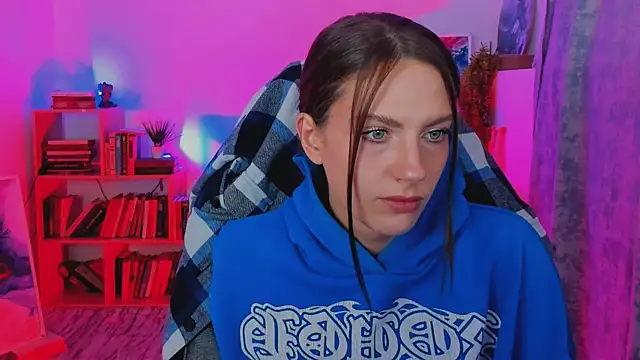 EmilyWilden online show from October 2, 8:32 am