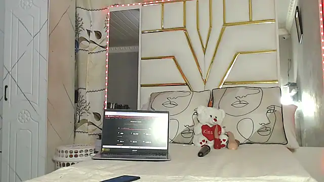 Snapshot of SexyyNana chatting on November 4, 11:59 pm SexyyNana online show from November 4, 11:59 pm