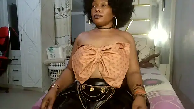 Snapshot of SexyyNana chatting on February 5, 11:31 pm SexyyNana online show from February 5, 11:31 pm