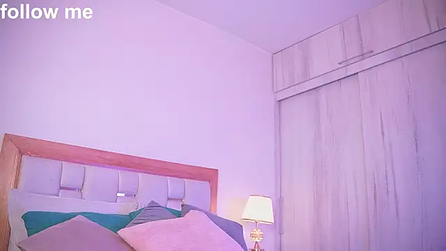 Snapshot of missjuliaa_ chatting on September 12, 3:17 am missjuliaa online show from September 12, 3:17 am