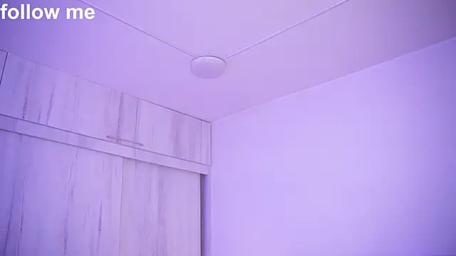 Snapshot of missjuliaa_ chatting on September 18, 3:08 am missjuliaa online show from September 18, 3:08 am