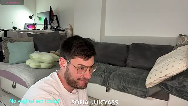 Sofia JuicyAss online show from January 8, 3:28 pm