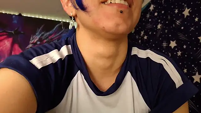 Snapshot of pussytight_pervert chatting on March 22, 10:02 pm pussytight pervert online show from March 22, 10:02 pm