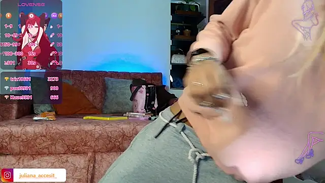 caroline cossei online show from February 14, 7:05 am