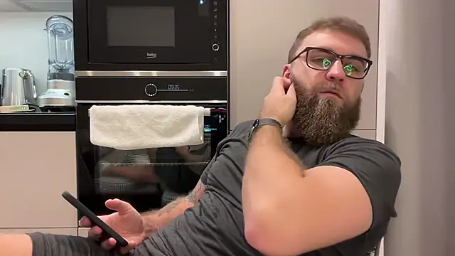 Snapshot of Bear_bear_ chatting on January 11, 4:12 pm Bear bear online show from January 11, 4:12 pm