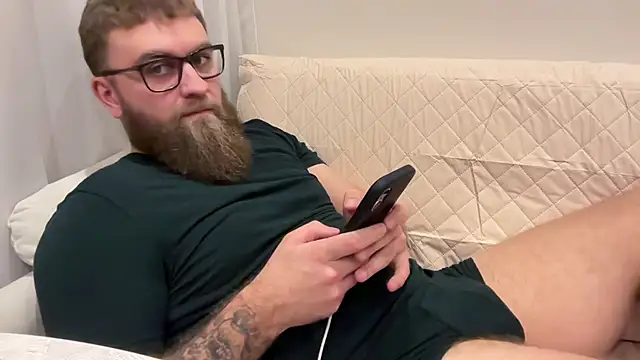 Snapshot of Bear_bear_ chatting on January 16, 2:32 pm Bear bear online show from January 16, 2:32 pm